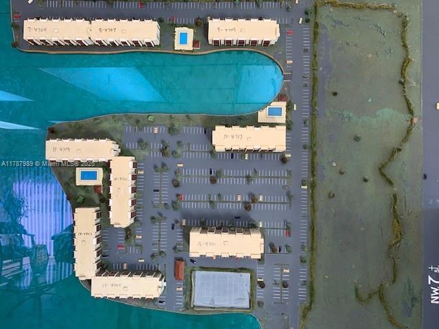 Foto del edificio - 4801 NW 7th St