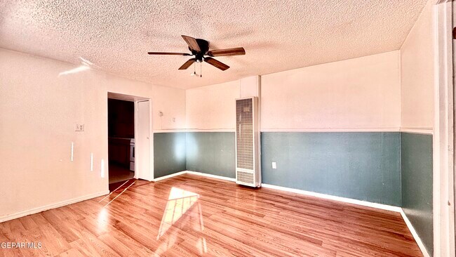 Foto del edificio - 7509 Wilcox Dr