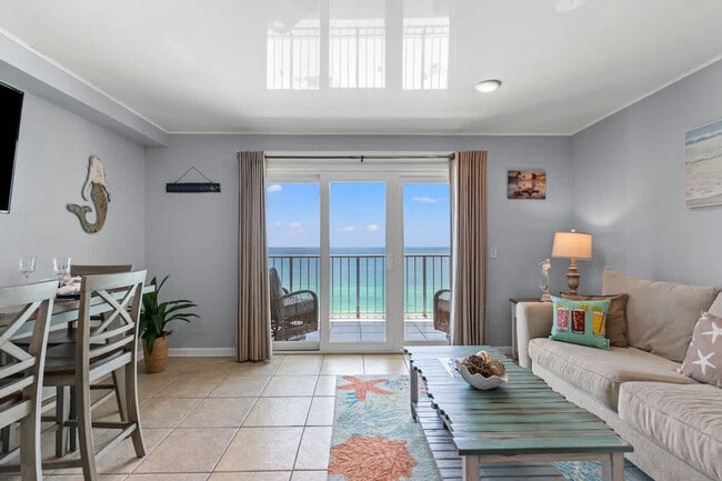 Building Photo - 8743 Thomas Dr