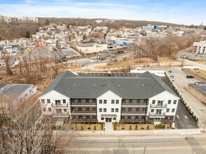 Building Photo - 631 Franklin St