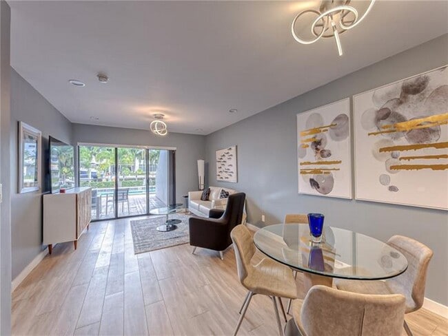 Building Photo - 2713 NE 15th St