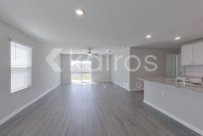 Building Photo - 8616 SW 44th Ct