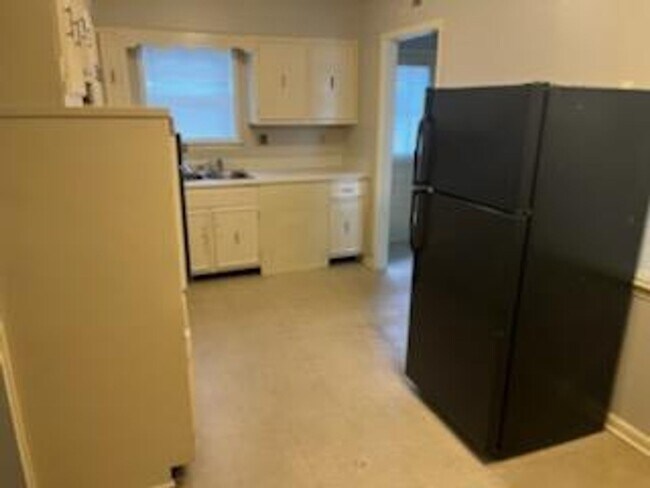 Foto del edificio - Available Now!