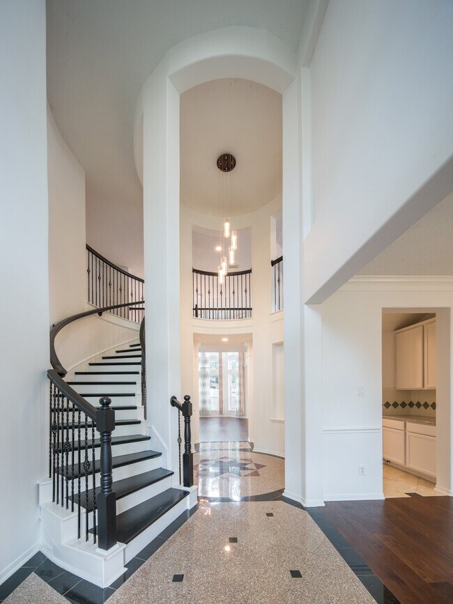 Building Photo - 6023 Conroy Pointe Ln