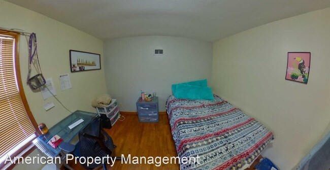 6 br, 3 bath House - 340 N. Delaware - 4