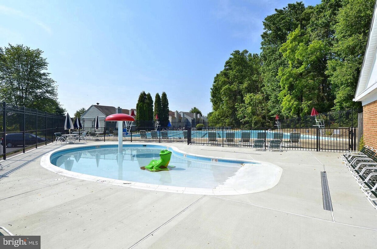 Primary Photo - 7 Normandy Square Ct