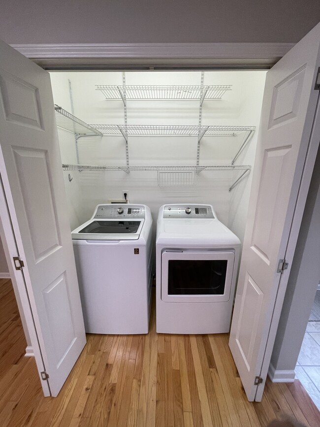 Washer/dryer - 33 Cherokee Ridge Ct