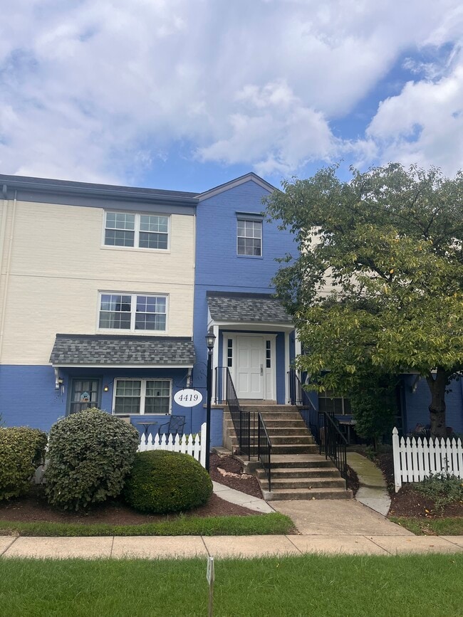Building Photo - 4419 Romlon St
