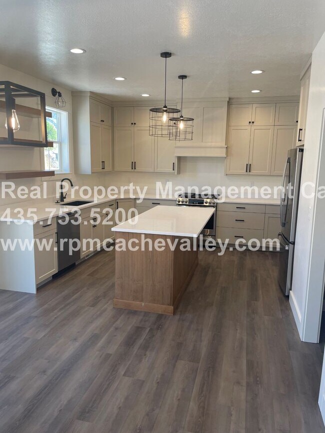 Foto del edificio - Gorgeous 3 br 2 bath home in Hyde Park! Ha...