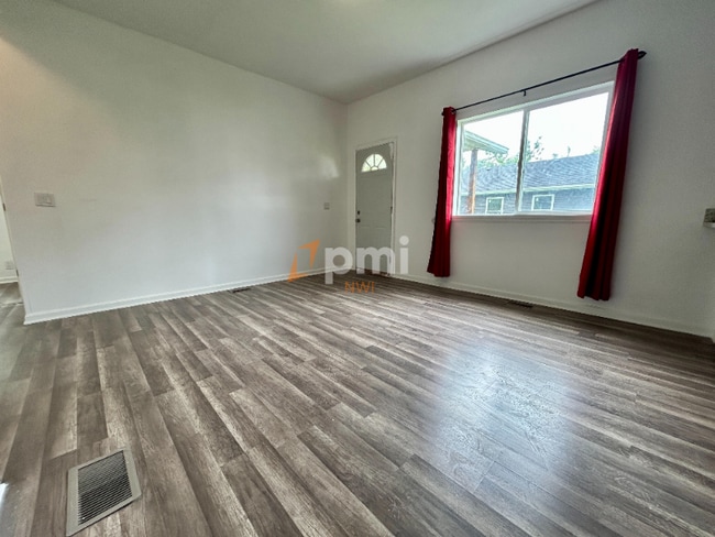 Building Photo - 13328 Edison St