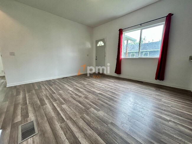 Foto del edificio - 13328 Edison St