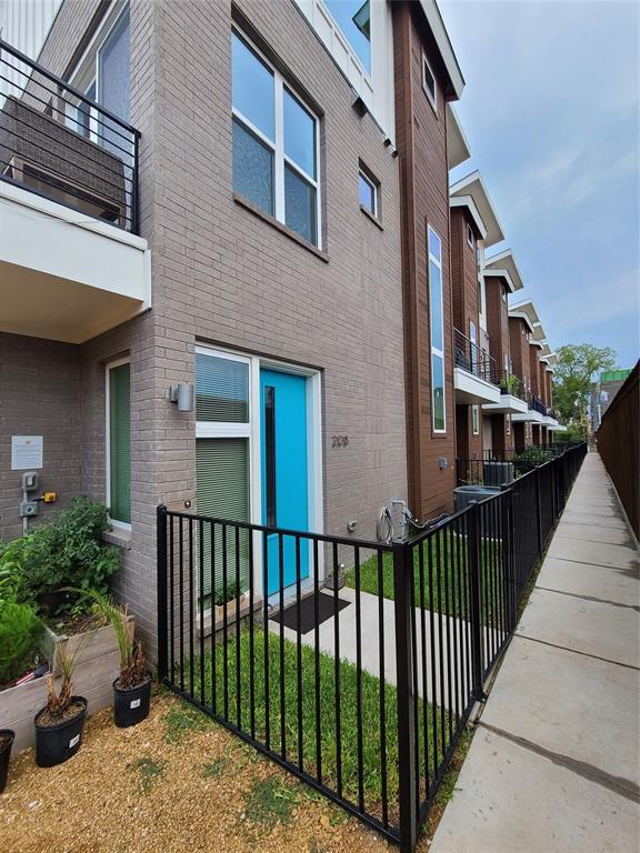 Foto del edificio - 4626 Munger Ave