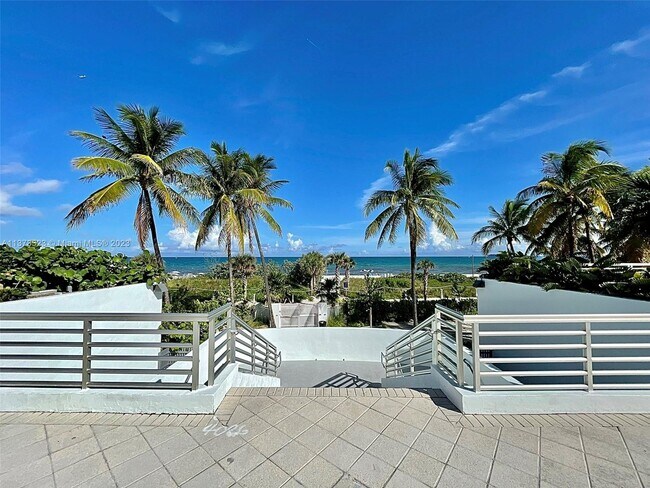 Foto del edificio - 5151 Collins Ave