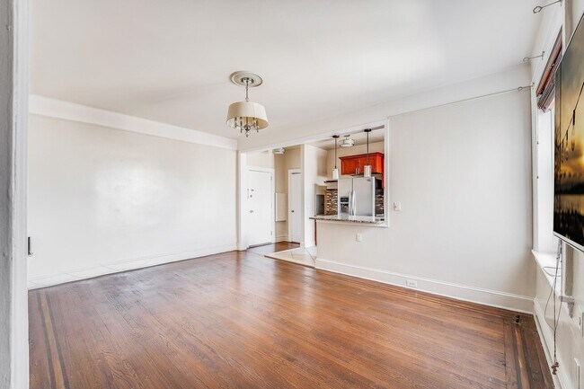 Foto del edificio - 131 Kensington Ave