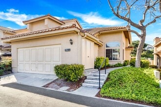 Building Photo - 2394 Greenbriar Dr