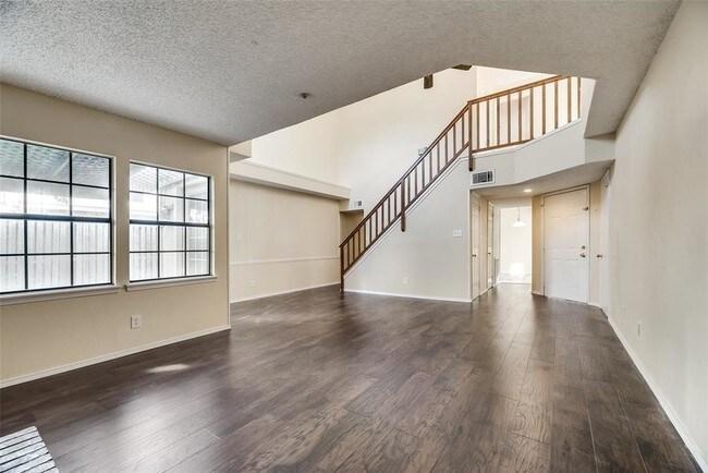 Building Photo - 100 Quail Creek