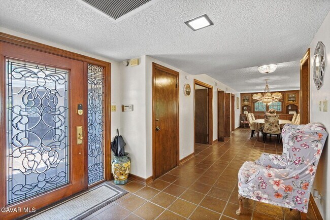 Foto del edificio - 10307 Donna Ave