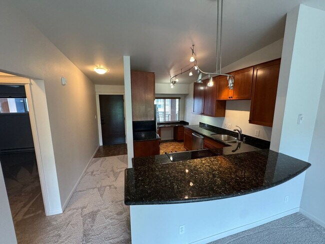 Foto del edificio - 1bd/1ba Bellevue Condo