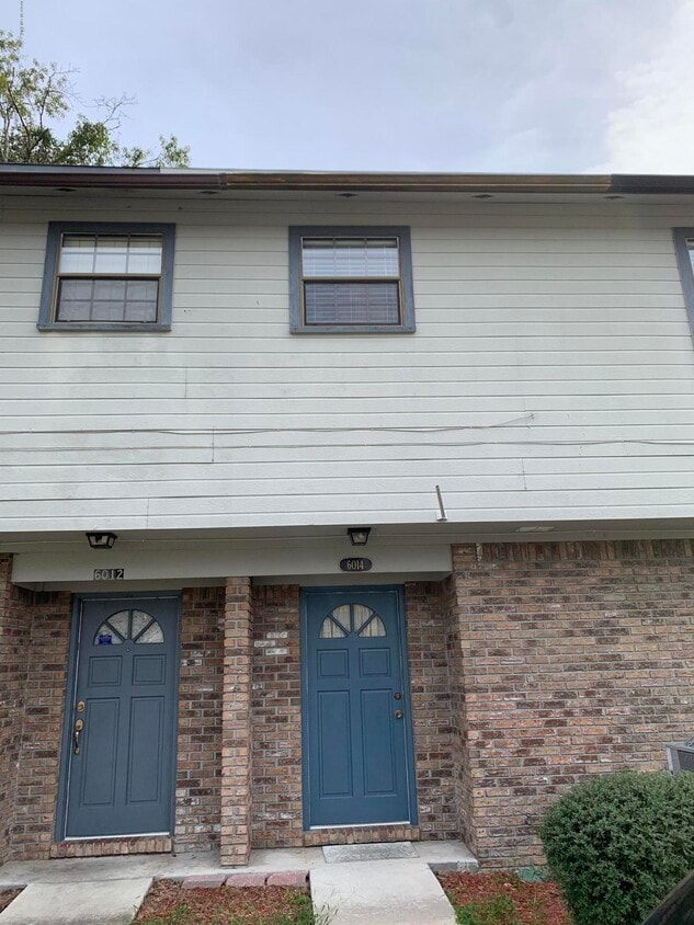 Primary Photo - 6014 Duclay Rd