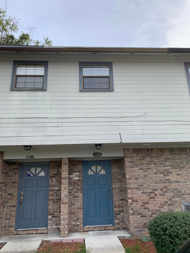 Building Photo - 6014 Duclay Rd