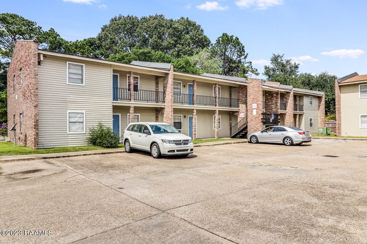 815 Martin Luther King Jr Dr Unit 10, Lafayette, LA 70501 Apartment