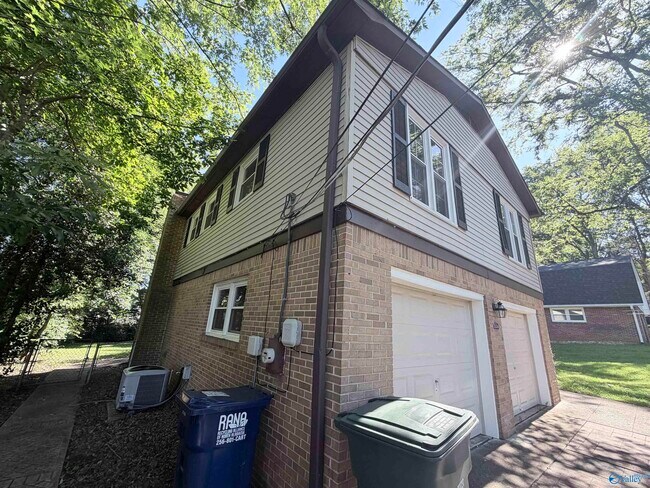 Foto del edificio - 11114 Hillwood Dr SE