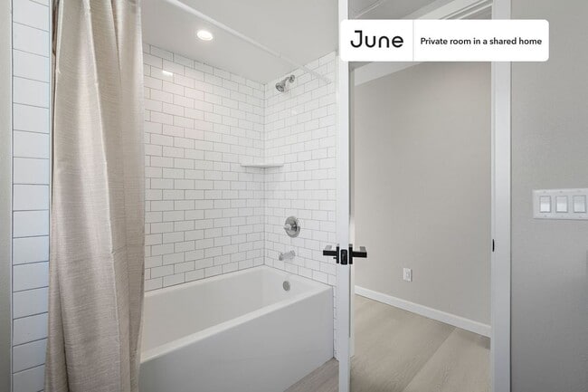 Building Photo - Room in Shared 5 bed/5 bath home