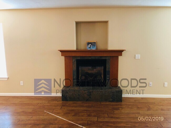 Building Photo - 55+ Community Beautful 2 Bedroom 2 Bathroo...
