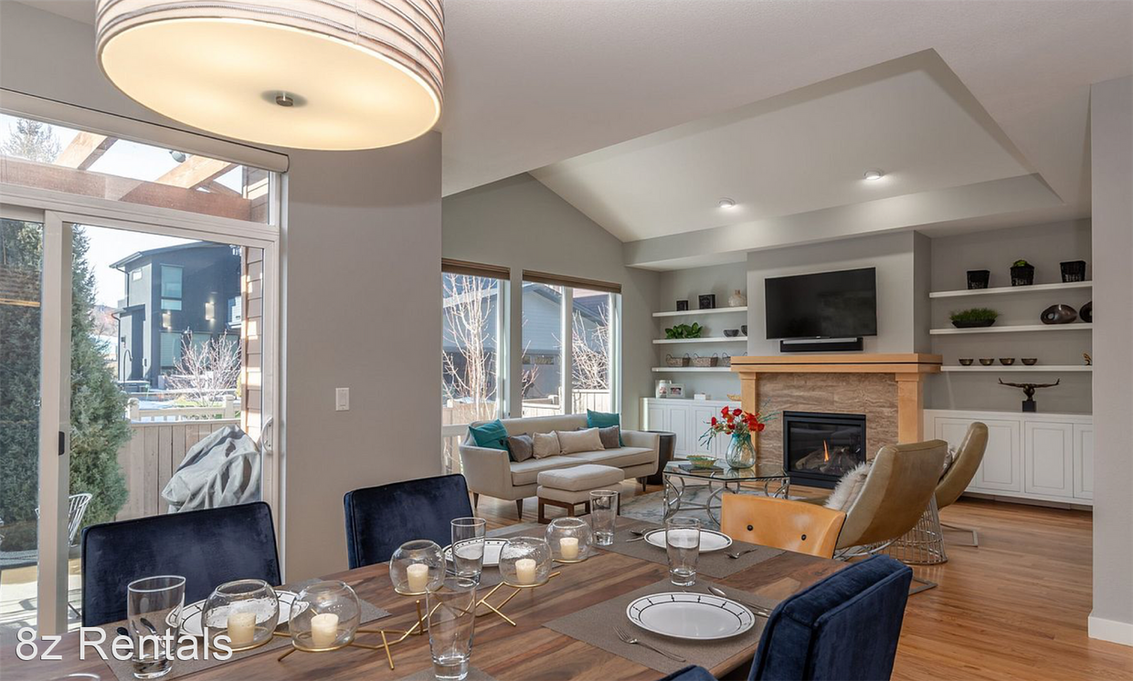 Foto principal - 4 br, 2.5 bath House - 3731 Silverton Street