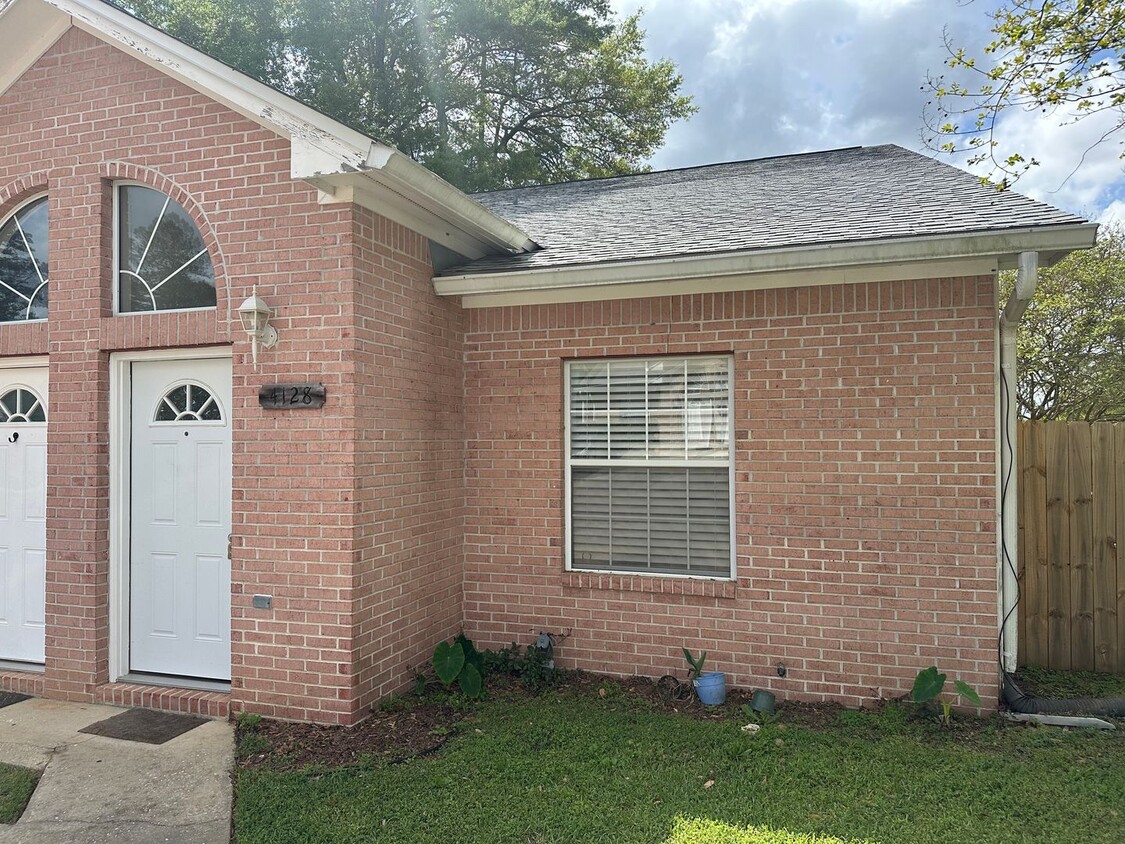 Primary Photo - 4128 Castellan Dr