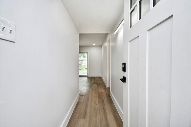 Foto del edificio - 7210 Lumber Jack Dr