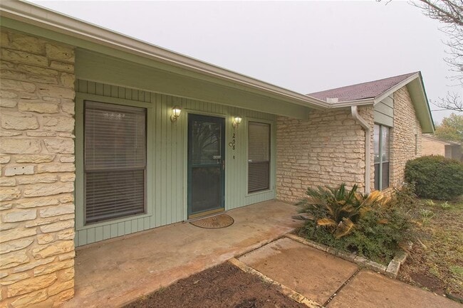 Building Photo - 208 Sunshine Dr