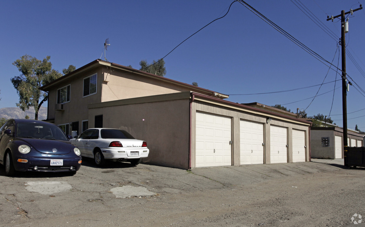 Building Photo - 1378 Randy St
