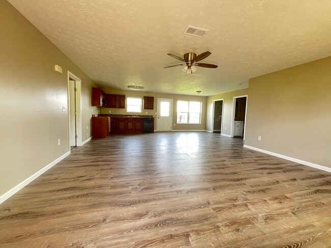 Building Photo - 2 Bedroom 2 Bath Single Family home