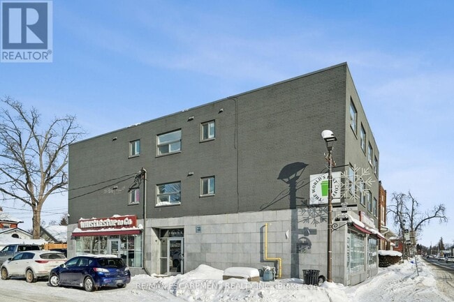 Building Photo - 1 Elgin St N