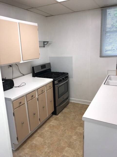 Foto del edificio - 5822 N Wayne Ave