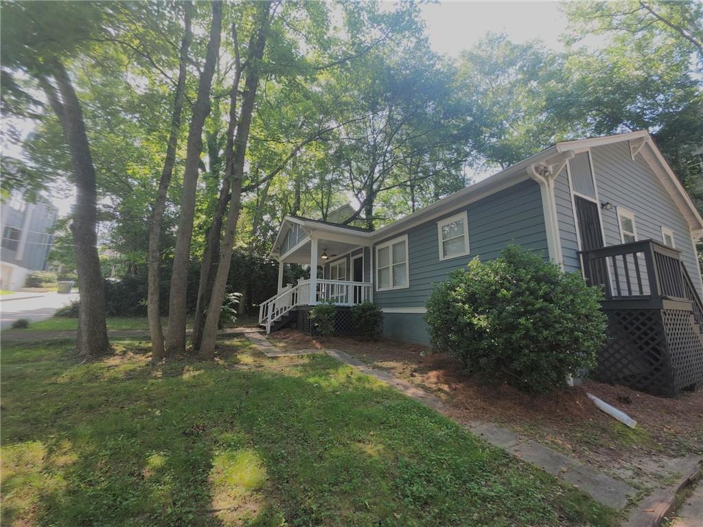 Foto principal - 1446 Macklone St NE