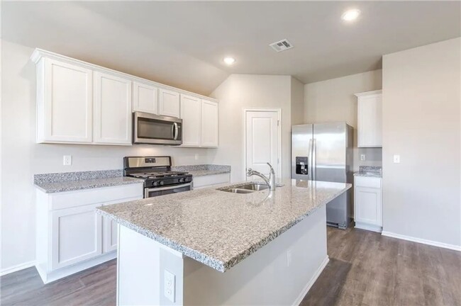 Foto del edificio - Be the first to lease this BRAND NEW HOME ...