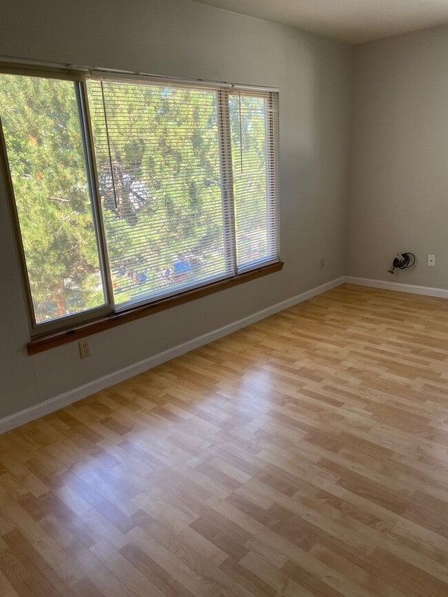 Building Photo - - 2511-2513 Bly - PM 03072022