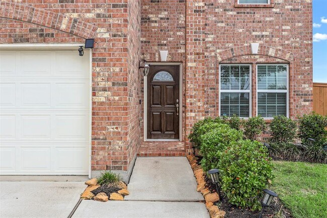 Foto del edificio - 2114 Sand Ridge Dr