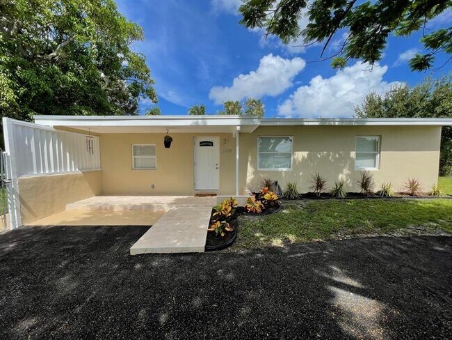Foto del edificio - 1809 NW 13th Ct