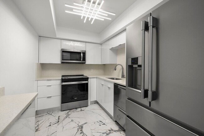 Photo - 4610 W Gray St Townhome