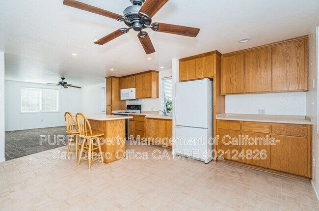 Foto del edificio - 227 1/2 La Cresta Heights Rd