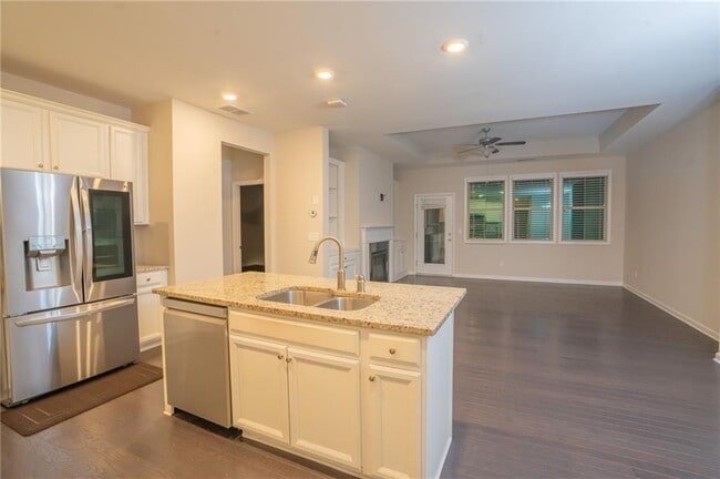 Foto del edificio - 2420 Boxwalking Ct