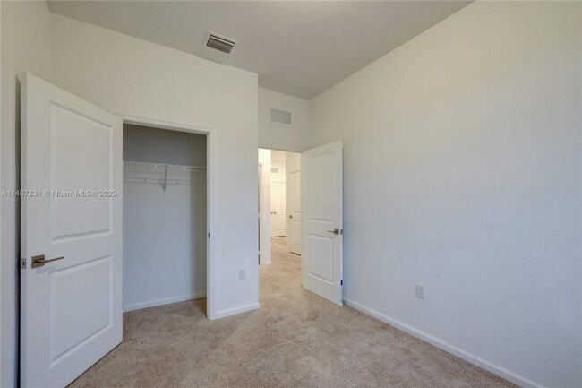 Foto del edificio - 1170 SW 7th Ct