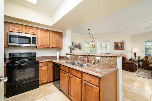 Foto del edificio - 15095 N Thompson Peak Pkwy