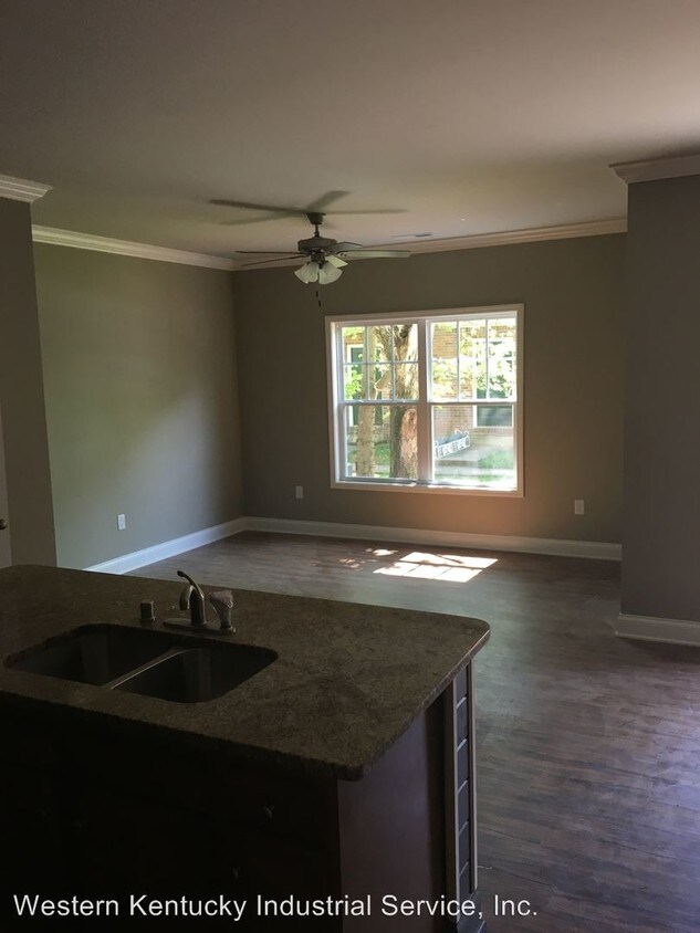 Foto principal - 1300 Smallhouse Rd