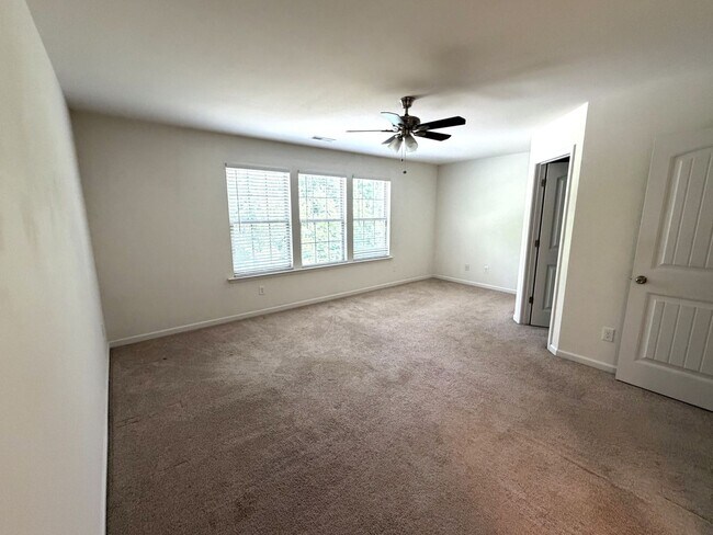 Foto del edificio - 3BD/2.5BA townhome w/ garage in Flowers Plantation in Clayton!