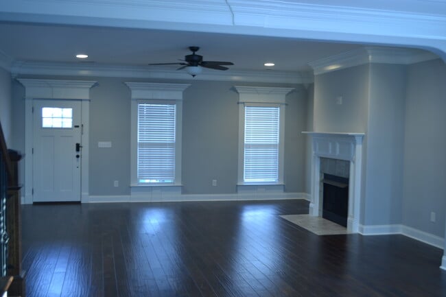 Building Photo - 134 Rillia Dr