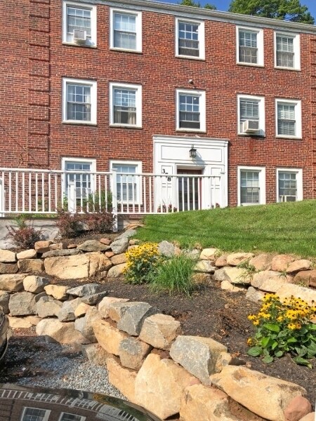 Building Photo - 378 Claremont Ave
